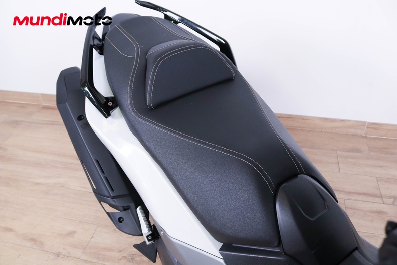 Motorbike image 13