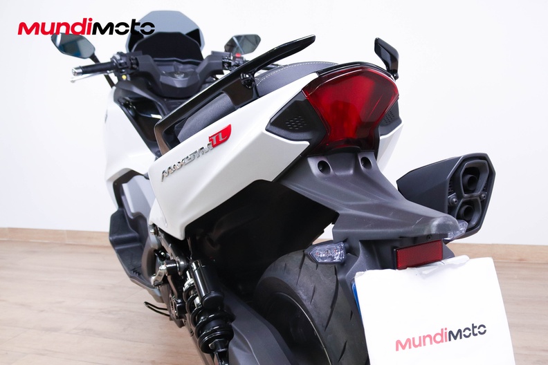 Motorbike image 8