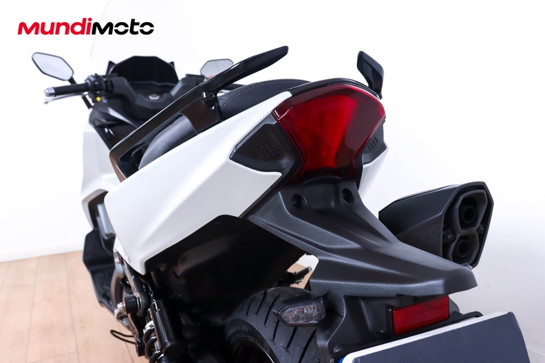Motorbike image 9