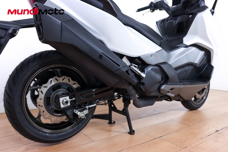 Motorbike image 3
