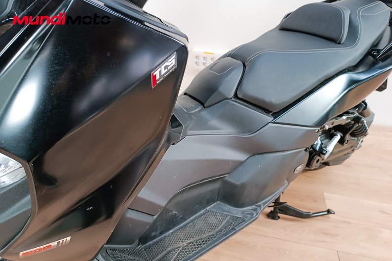 Motorbike image 9