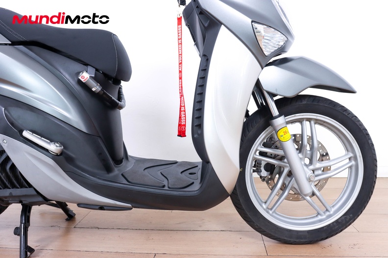 Motorbike image 12