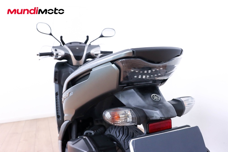 Motorbike image 9