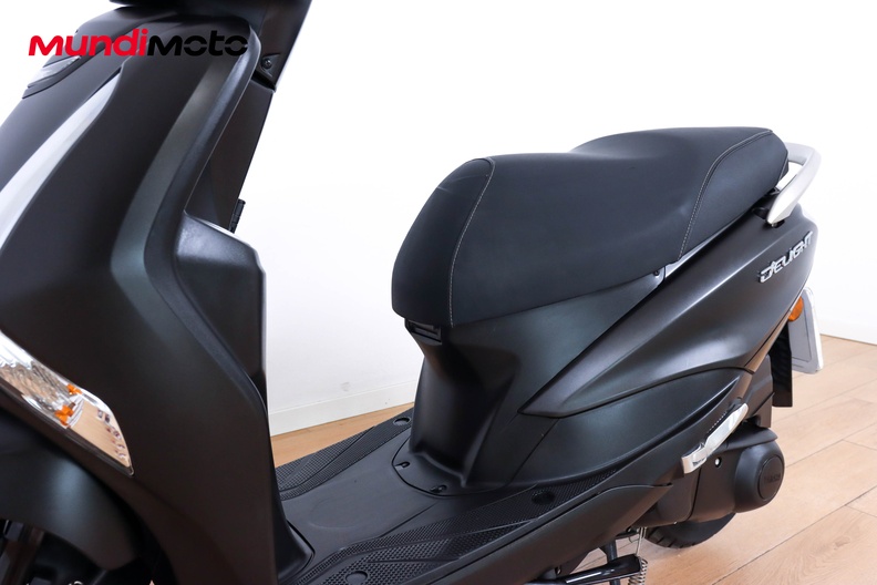 Motorbike image 8
