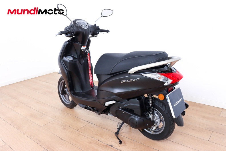 Motorbike image 6