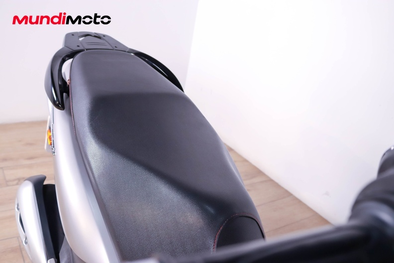 Motorbike image 7