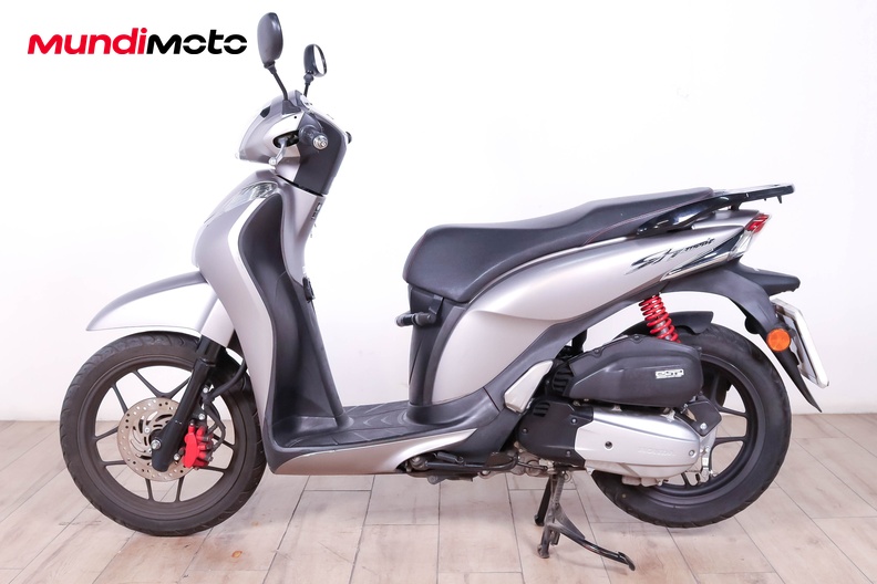 Motorbike image 5