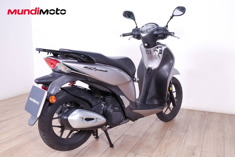 Motorbike image 2