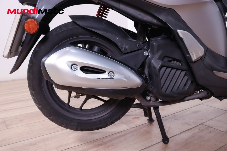 Motorbike image 3