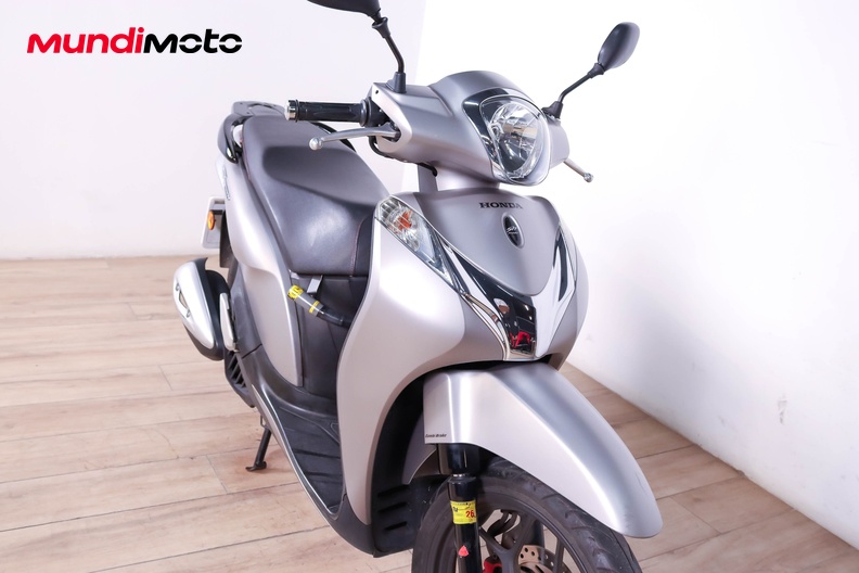 Motorbike image 4