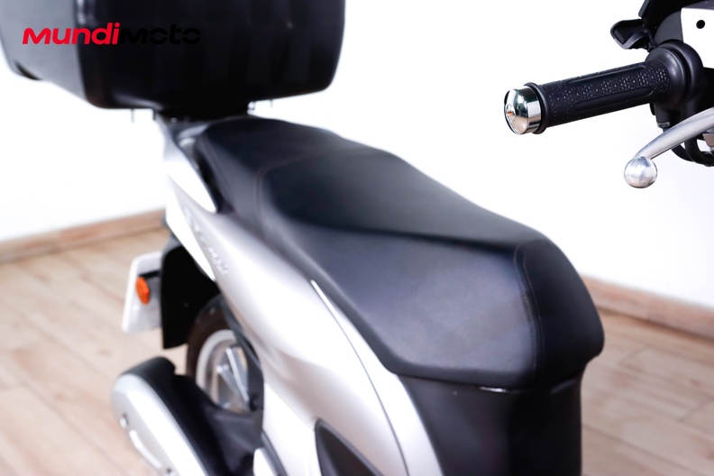 Motorbike image 12