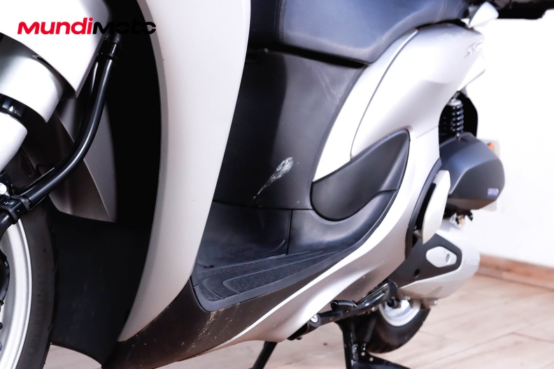 Motorbike image 8