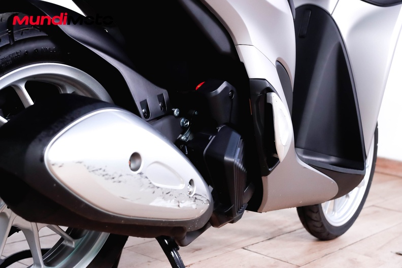 Motorbike image 3