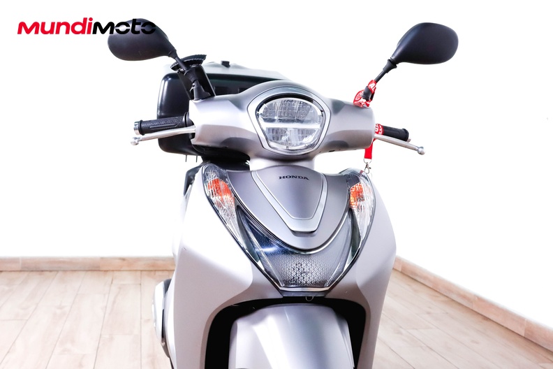 Motorbike image 4