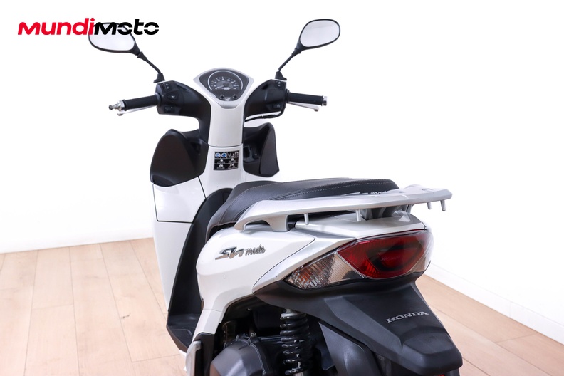 Motorbike image 9