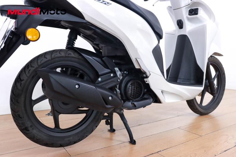 Motorbike image 3
