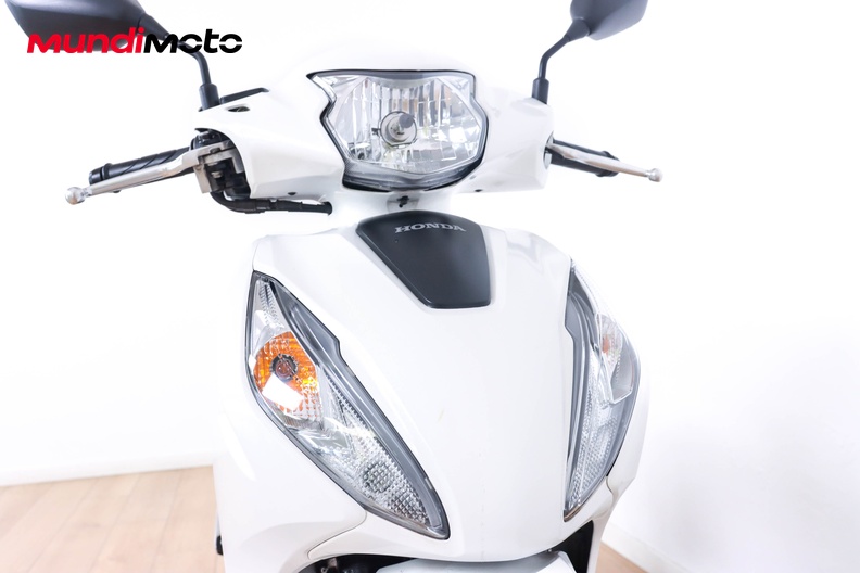 Motorbike image 4