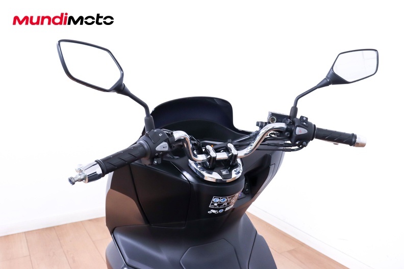 Motorbike image 10