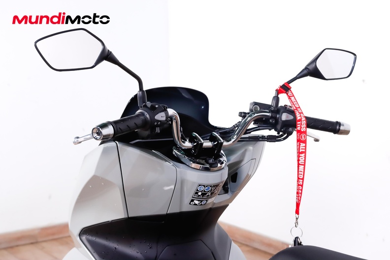 Motorbike image 10