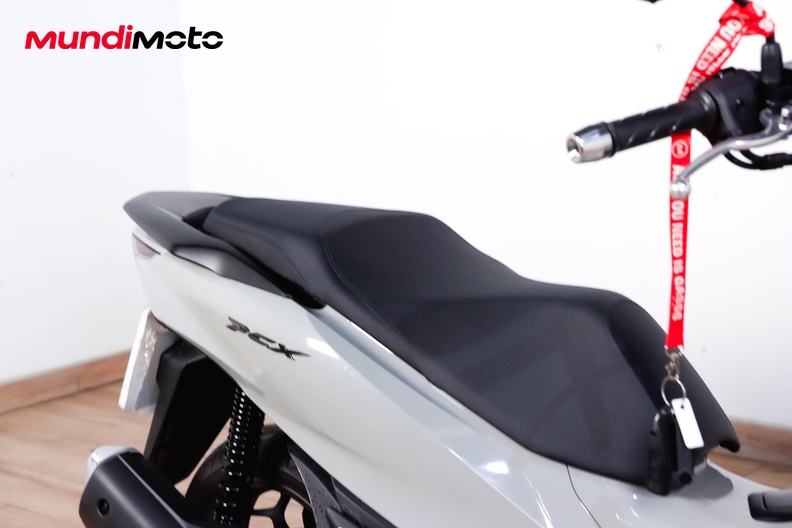 Motorbike image 13