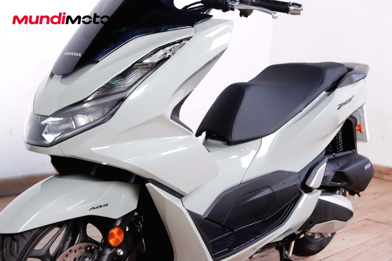 Motorbike image 8