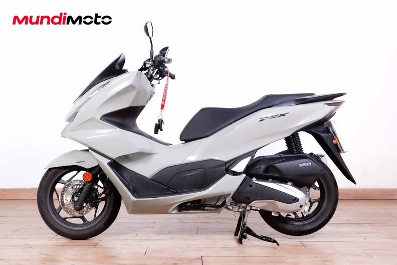 Motorbike image 5