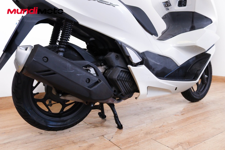 Motorbike image 3