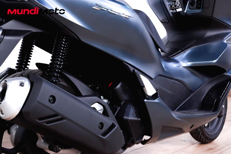 Motorbike image 3