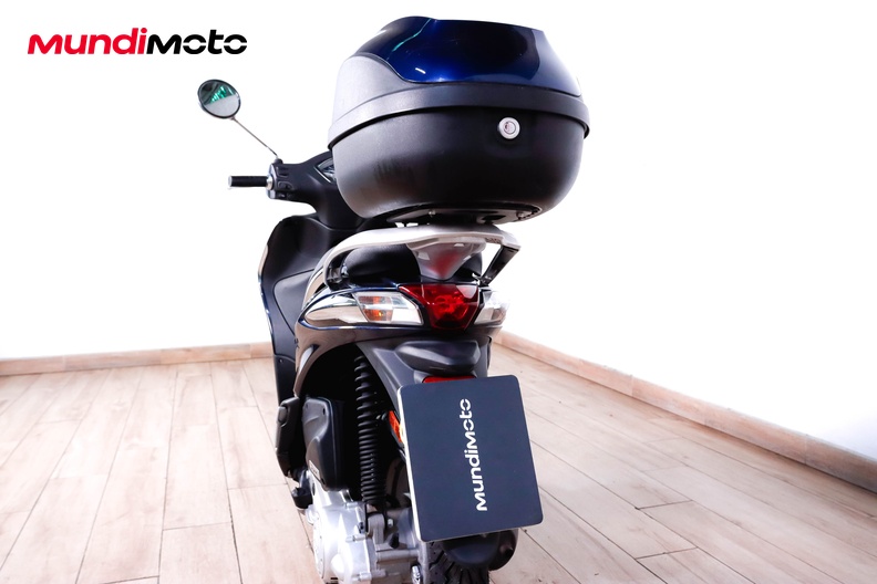 Motorbike image 9