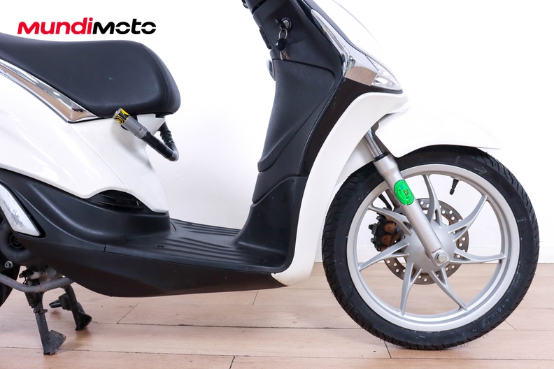 Motorbike image 12