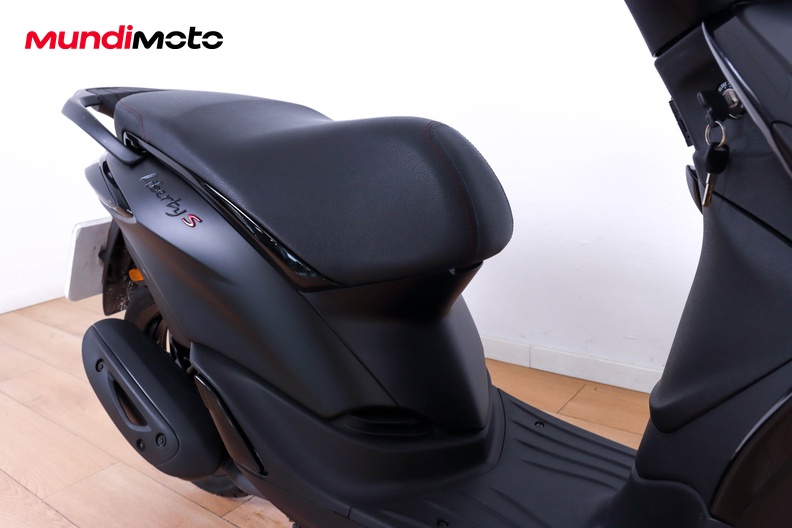Motorbike image 12