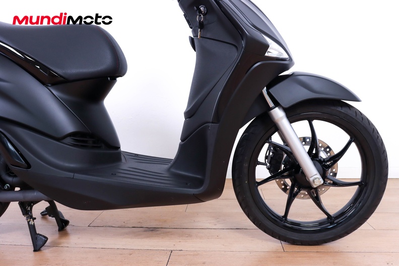 Motorbike image 13