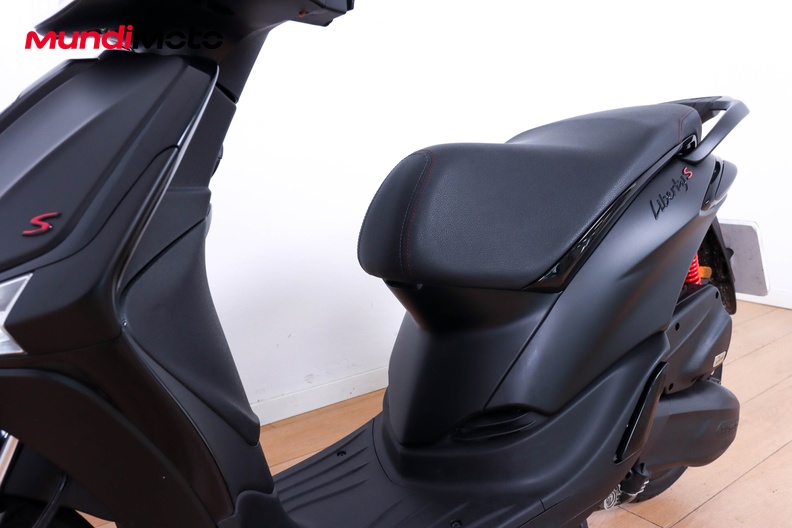 Motorbike image 8