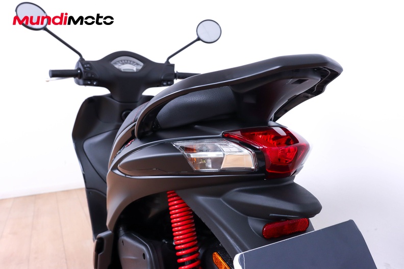 Motorbike image 9