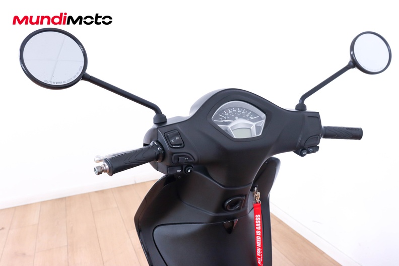 Motorbike image 10