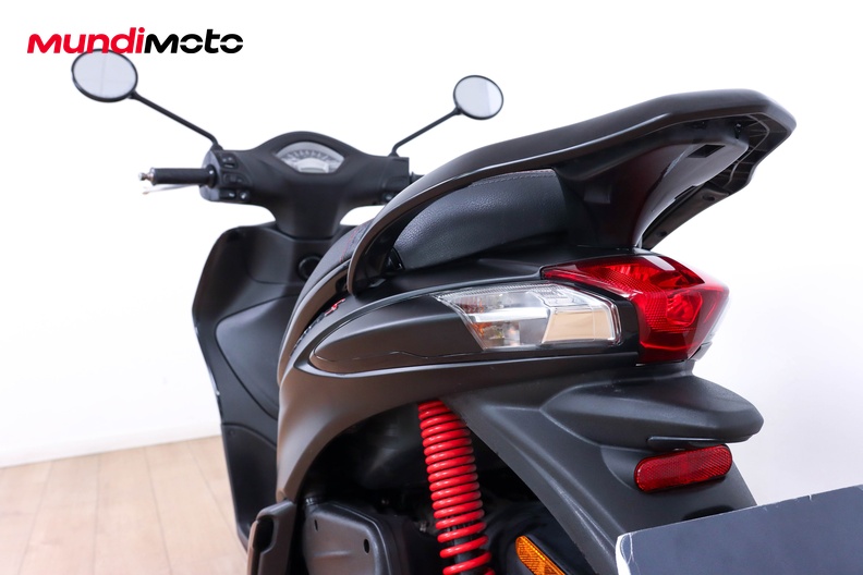 Motorbike image 9