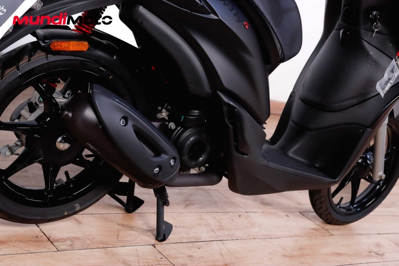 Motorbike image 3
