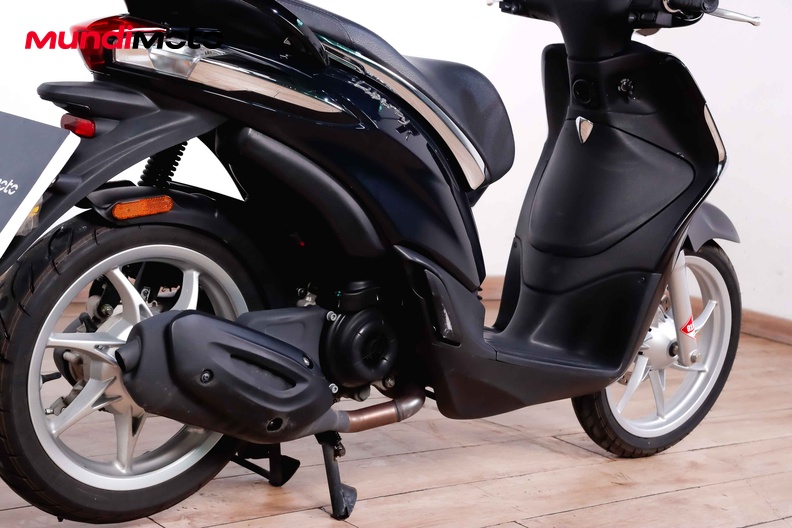 Motorbike image 3