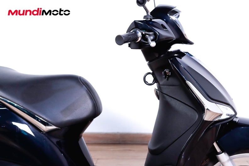 Motorbike image 13