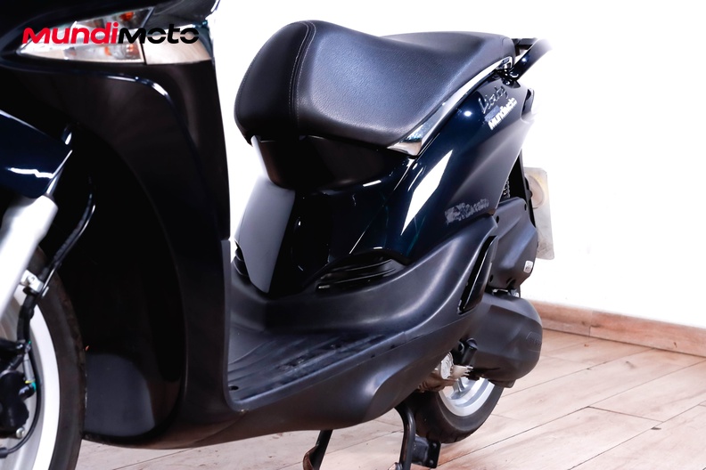 Motorbike image 8