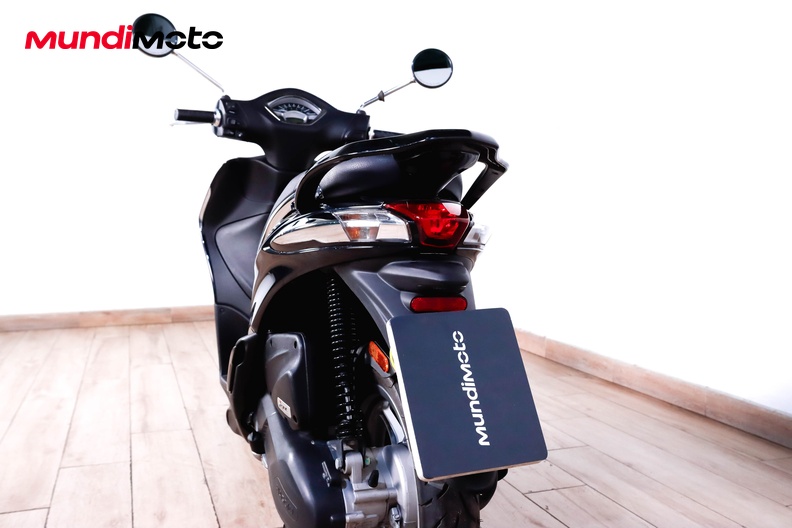Motorbike image 9