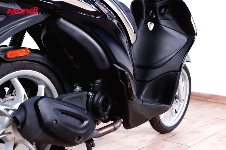 Motorbike image 3