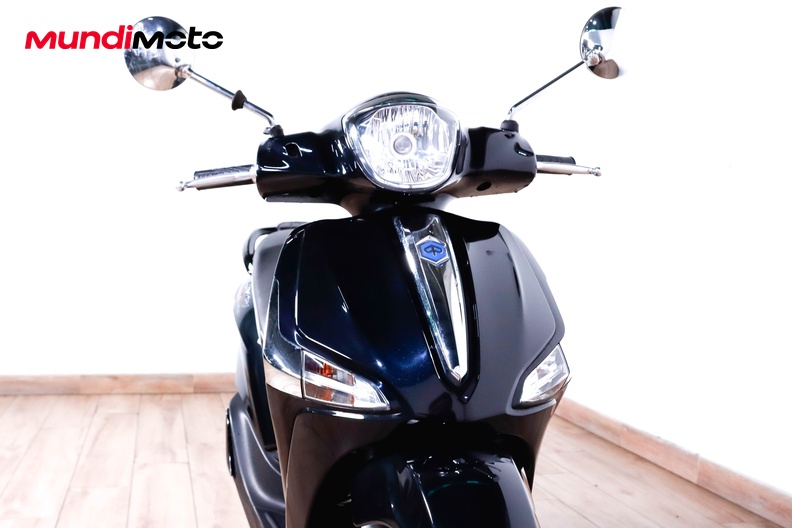Motorbike image 4