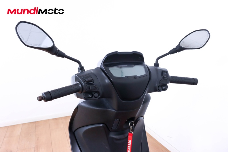 Motorbike image 10
