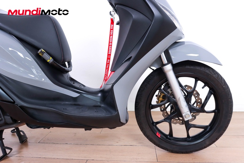 Motorbike image 12