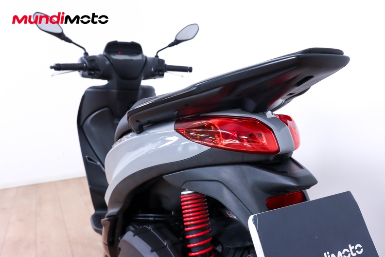 Motorbike image 9