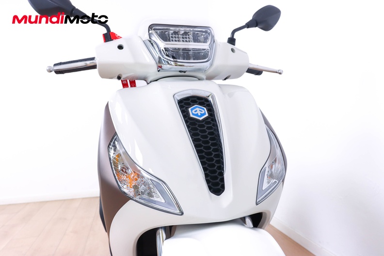Motorbike image 4