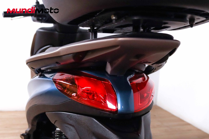 Motorbike image 9