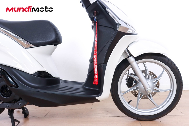 Motorbike image 13