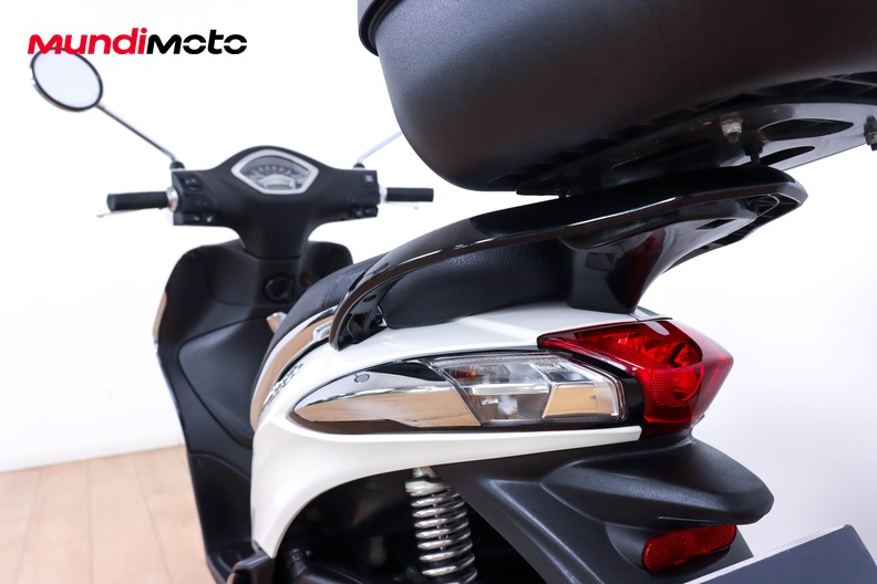 Motorbike image 9